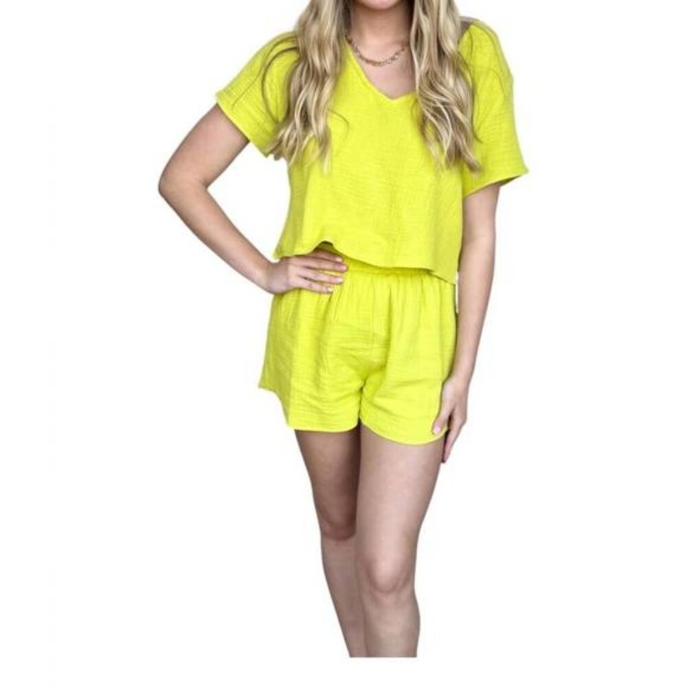 NWT Meet Me In Santorini Lime Green Shirt and Short 2 piece Set Womens Size XL